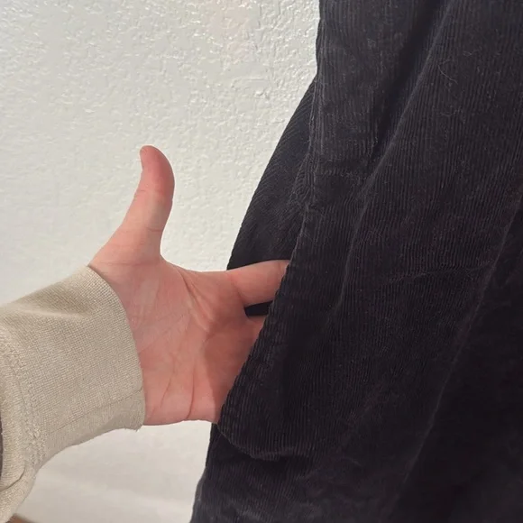 Lucy & Yak Black Midi Dress - Picture 5 of 10